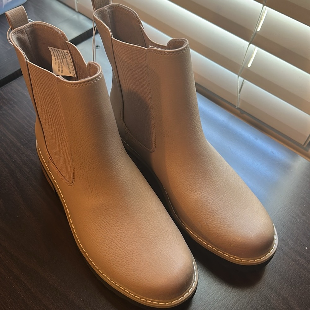 Universal Thread Chelsea Boot - Tan - Picture 2 of 2